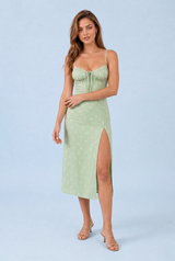 Robe florale fendue à fines bretelles