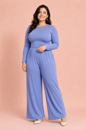 Ensemble bleu col rond taille marquée | Porté sur une silhouette plus ronde | Lounelle Paris