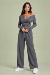 Ensemble col V et pantalon large