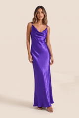 Robe violette satinée dos nu