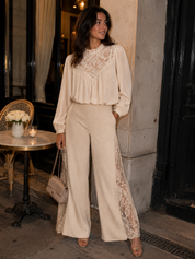 Blouse à col volanté et manches bouffantes