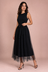 Robe longue noire tulle taille nouée