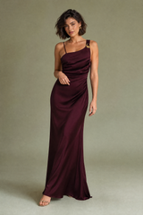 Robe longue bordeaux asymétrique
