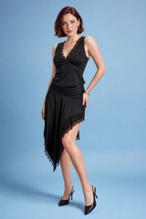 Ensemble noir à dentelle asymétrique