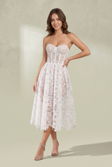 Robe bustier en dentelle