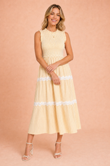 Robe longue rayée smockée