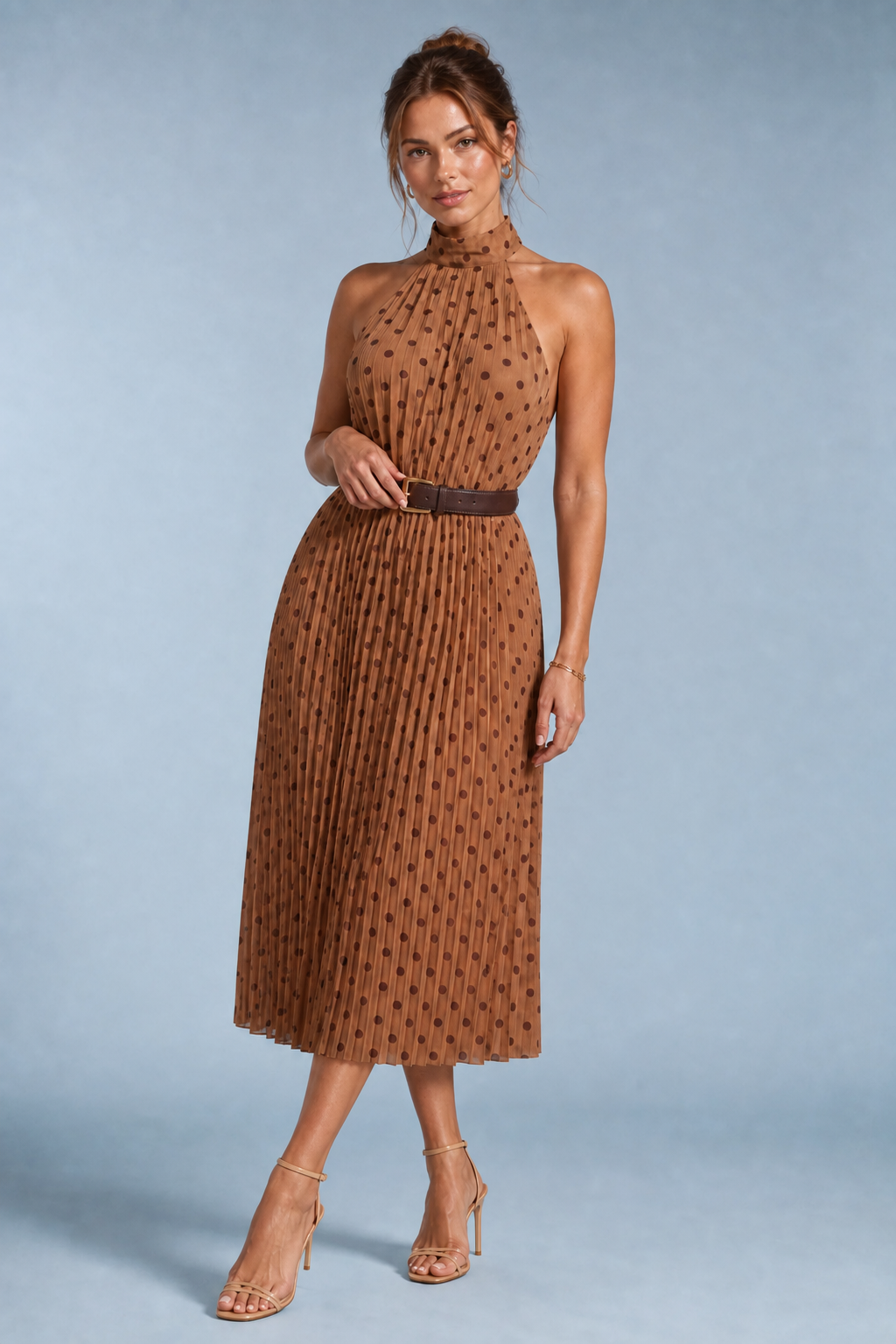 Robe marron à pois col licou