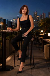 Pantalon droit taille haute 7/8 | Variante Noir - Lifestyle | Lounelle Paris