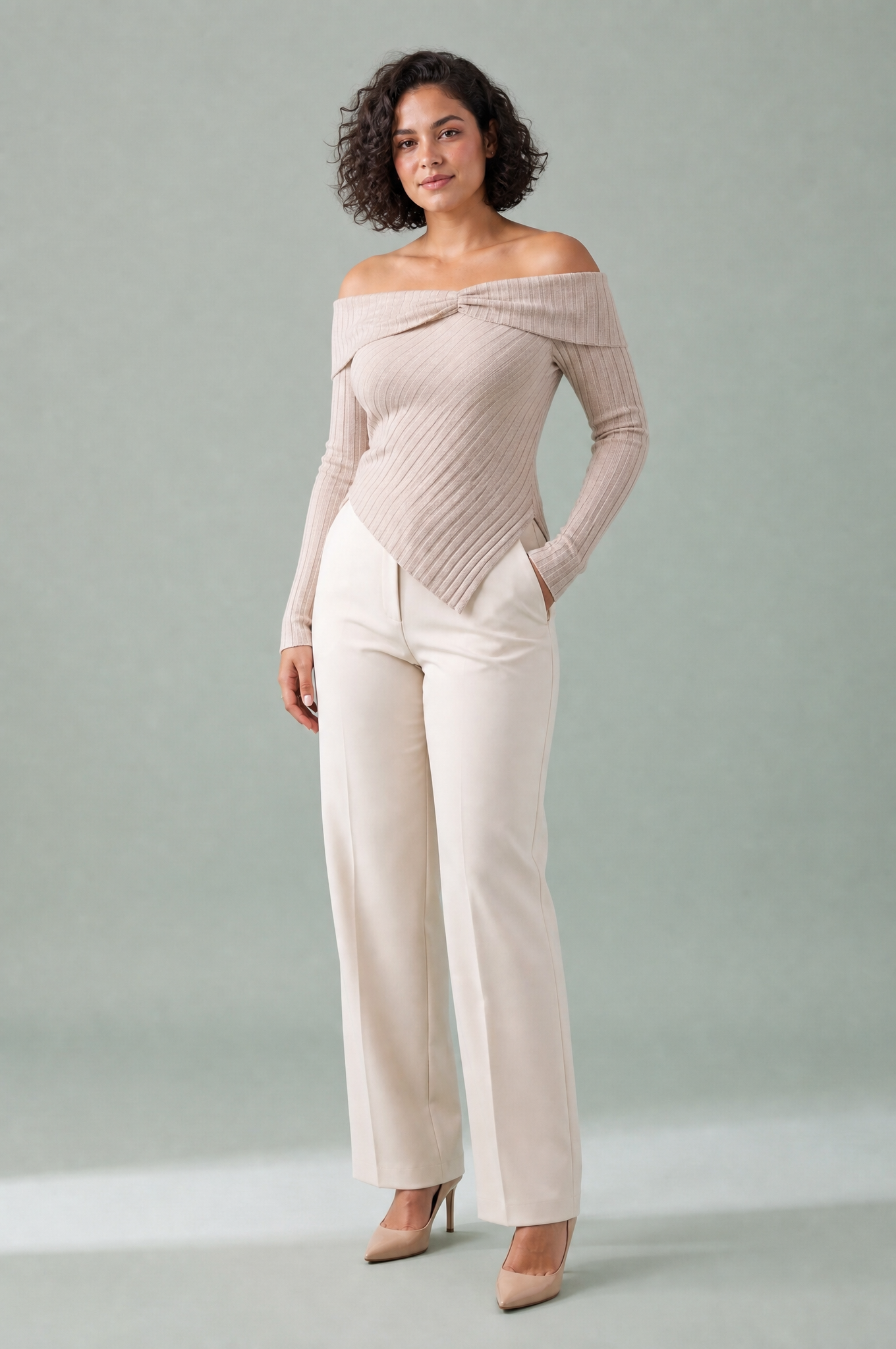 Top beige épaules dénudées asymétrique | Porté sur une autre silhouette | Lounelle Paris