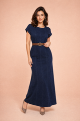 Robe longue bleu foncé ceinturée