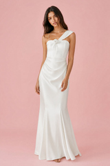 Robe longue blanche asymétrique