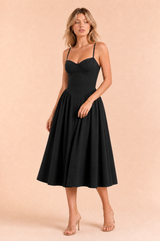 Robe midi à fines bretelles encolure droite