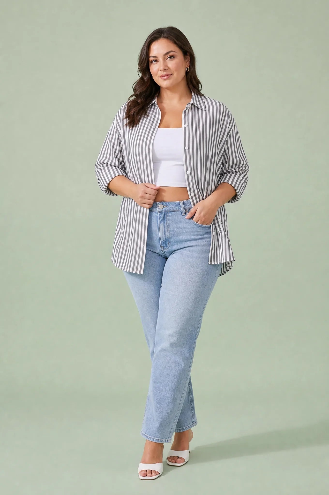 Chemise fluide à rayures verticales | Porté sur une silhouette plus ronde | Lounelle Paris