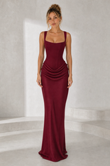Robe longue encolure carrée drapée