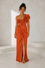 Robe longue satinée asymétrique