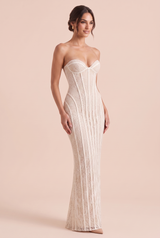 Robe bustier en dentelle dos lacé