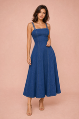Robe bleue fines bretelles évasée