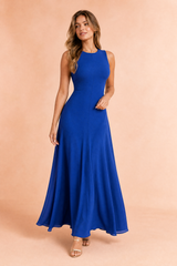 Robe longue bleue fluide sans manches
