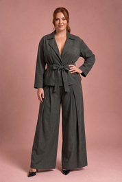 Ensemble trench pantalon ceinturé | Porté sur une silhouette plus ronde | Lounelle Paris