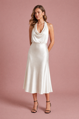 Robe noire col licou satinée