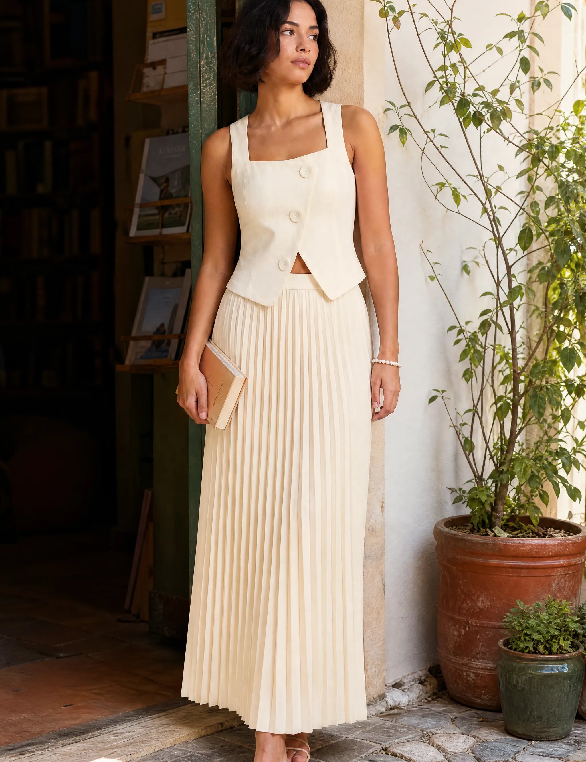 Ensemble abricot encolure carrée | Photo lifestyle | Lounelle Paris