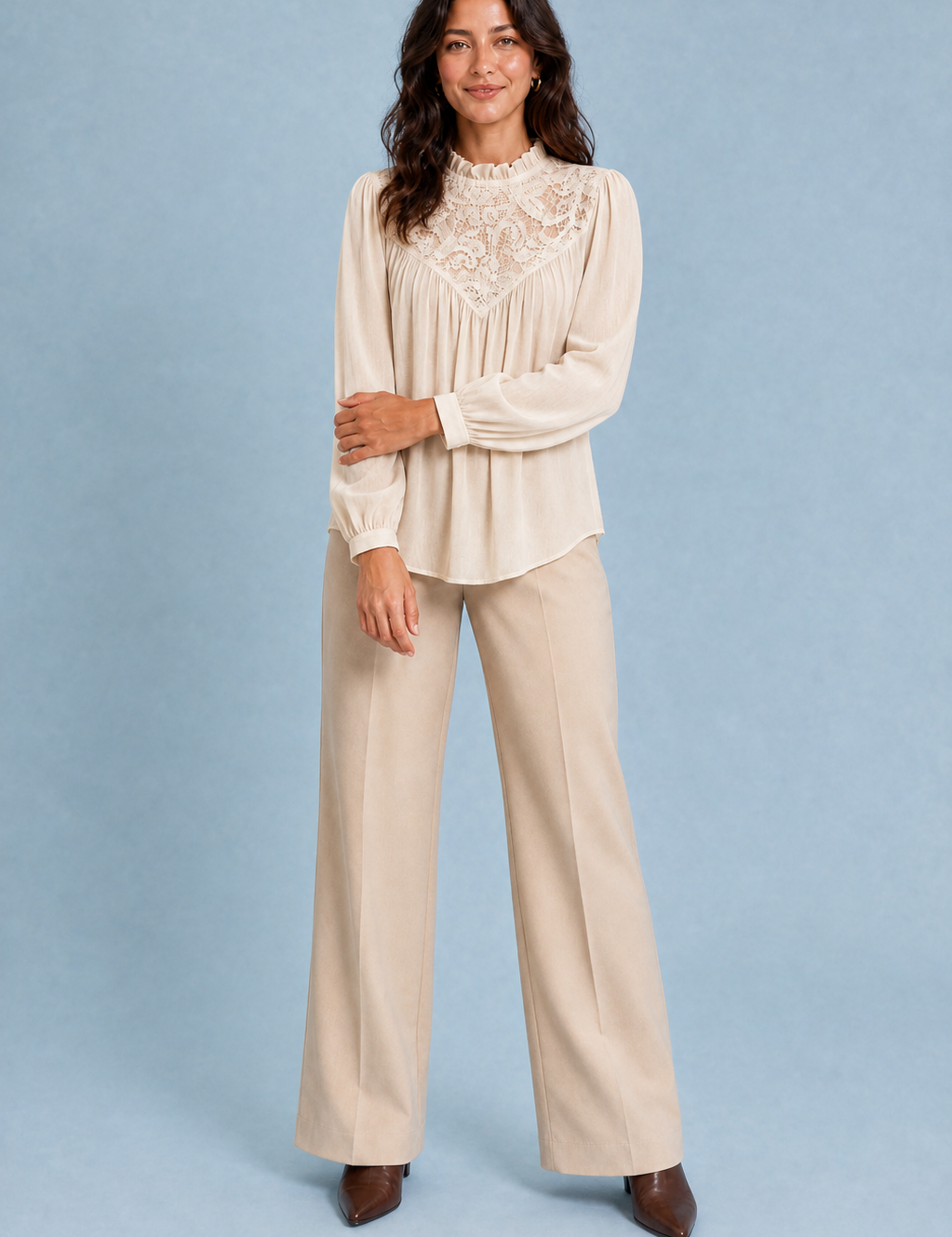 Blouse à col volanté et manches bouffantes