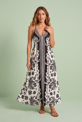 Robe longue blanche à fines bretelles