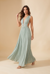 Robe longue vert sauge plissée taille nouée