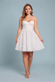 Robe blanche bustier dos lacé | Porté sur une autre silhouette | Lounelle Paris