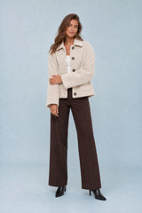 Manteau court ample à boutons