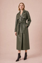 Manteau long effet cuir ceinturé