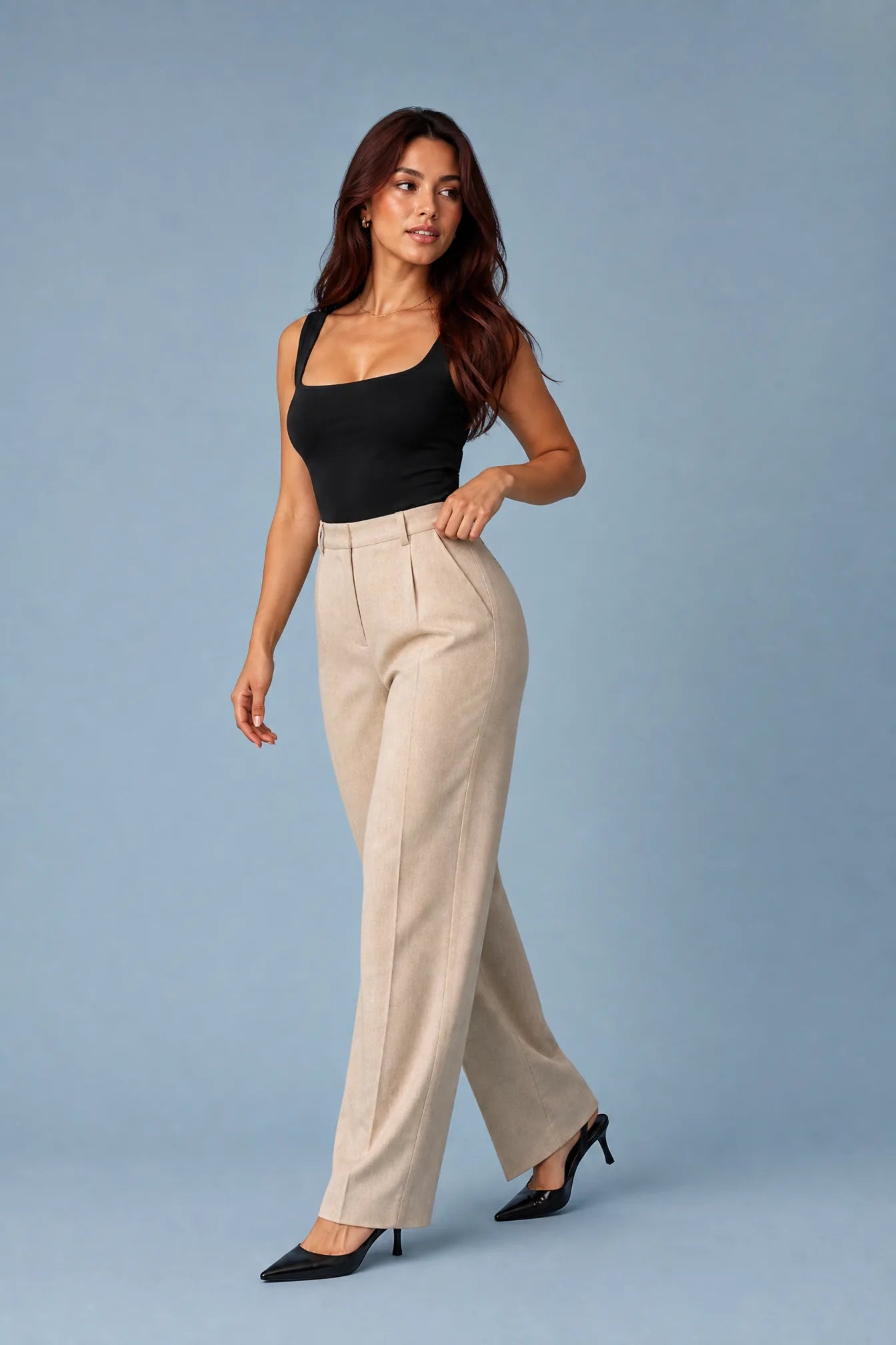 Pantalon beige coupe droite plissé | Vue de face | Lounelle Paris