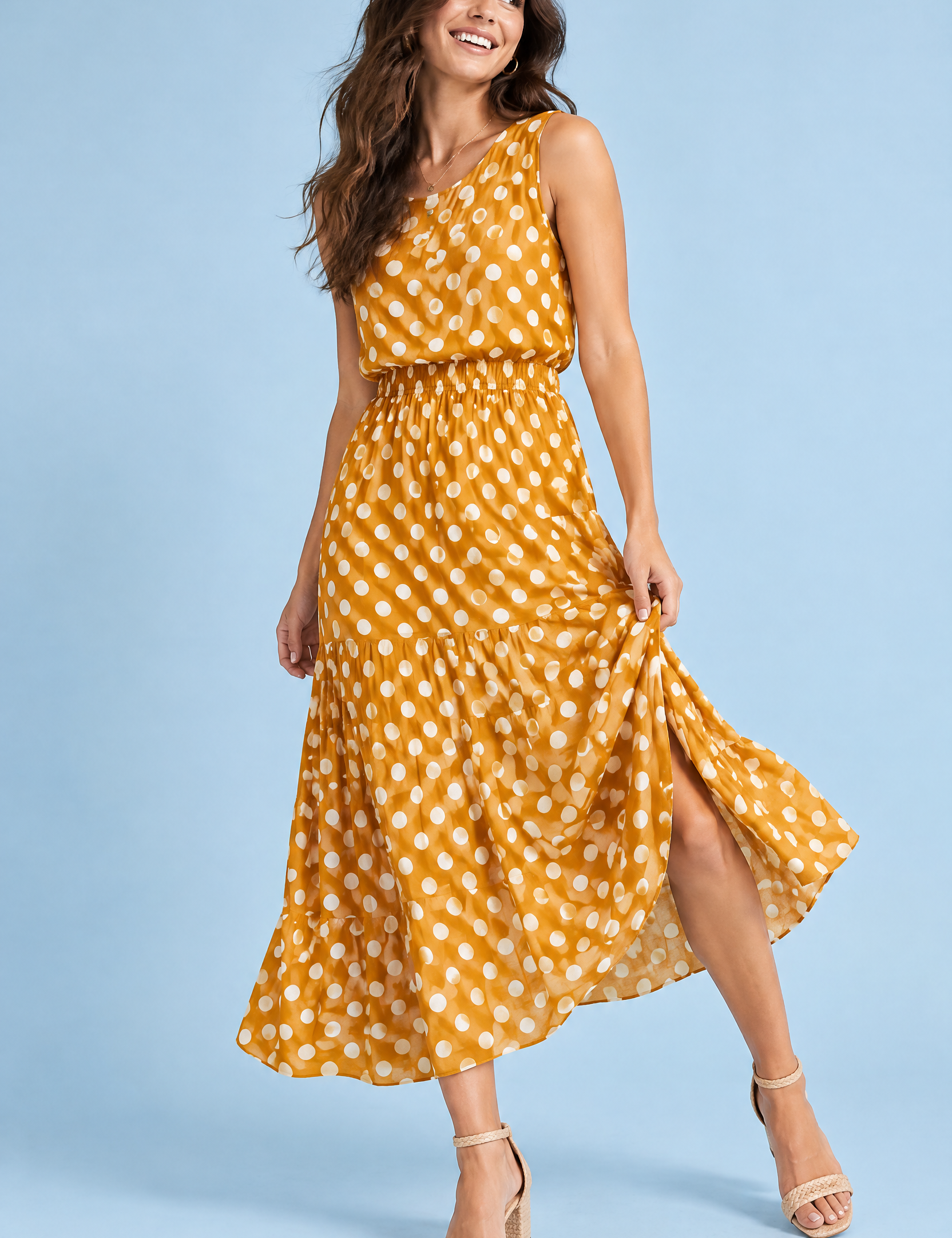 Robe longue jaune à pois avec col montant et détails drapés | Vue de face | Lounelle Paris