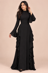Robe longue noire à volants et manches cloche