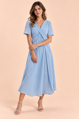 Robe portefeuille bleu clair à col V
