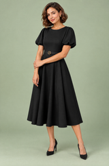 Robe midi noire à col montant et manches bouffantes
