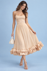 Robe midi beige évasée à bas volanté