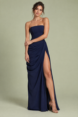Robe longue bleu marine froncée sans bretelles