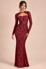 Robe longue en dentelle bordeaux à décolleté cœur