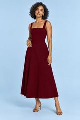 Robe midi bordeaux trapèze à encolure carrée et fines bretelles