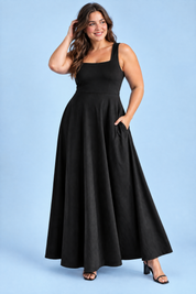 Robe midi noire à encolure cœur | Porté sur une silhouette plus ronde | Lounelle Paris
