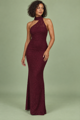 Robe longue rouge foncé en dentelle dos nu asymétrique à fente