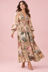 Robe longue beige à col V et manches bouffantes