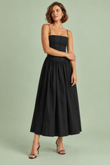 Robe longue noire à corset