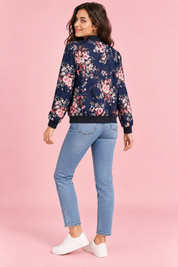 Veste bomber fleurie ajustée bleu marine | Vue de dos | Lounelle Paris