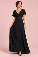 Robe longue plissée noire à col V