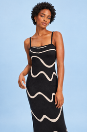 Robe longue rayée dos nu noire | Vue rapprochée | Lounelle Paris