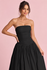 Robe longue noire froncée sans bretelles | Vue rapprochée | Lounelle Paris