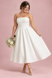 Robe midi patineuse bustier blanche | Porté sur une silhouette plus ronde | Lounelle Paris