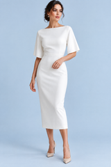 Robe midi blanche ajustée à encolure bateau et manches courtes